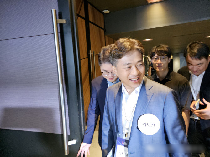 依靠英伟达,SK海力士出货增长3倍;三星电子明年销售翻倍 依靠英伟达,SK海力士出货增长3倍;三星电子明年销售翻倍